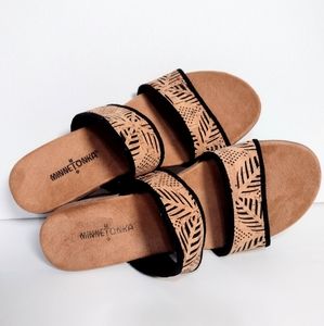 MINNETONKA CORK TRIBAL STRAPPED SLIDES   Sz 10